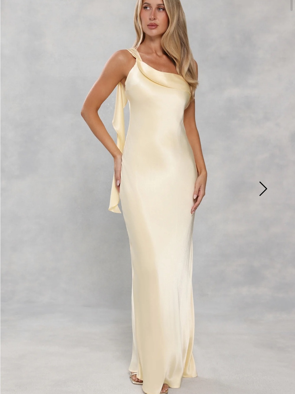 Hello Molly yellow Satin One-Shoulder Maxi Dress